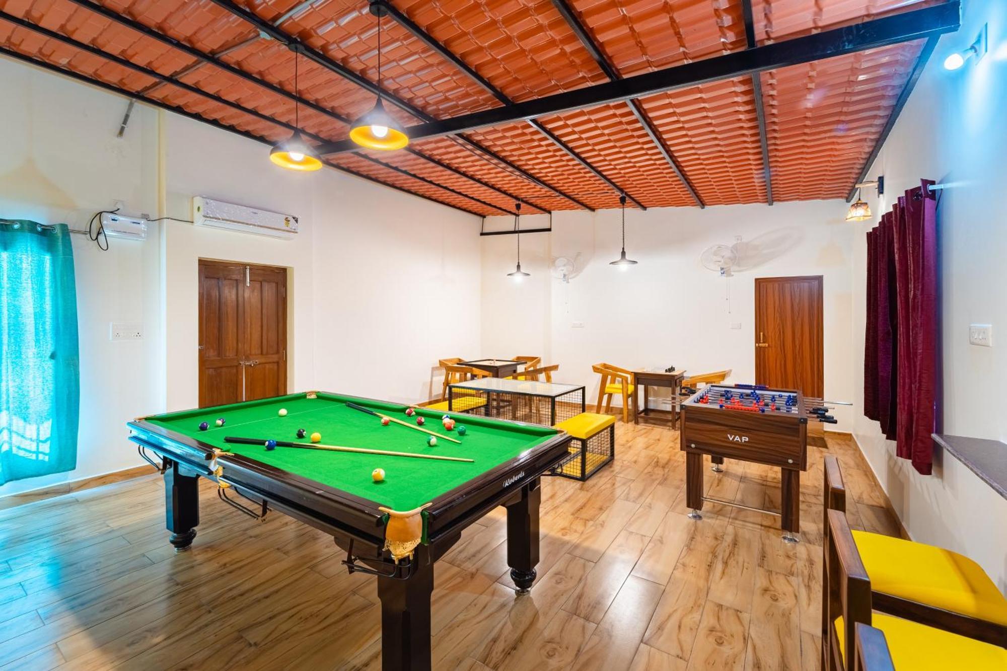 Teak Leaf Gateway Villa With Swimming Pool Indoor Games Kālapettai Exteriör bild