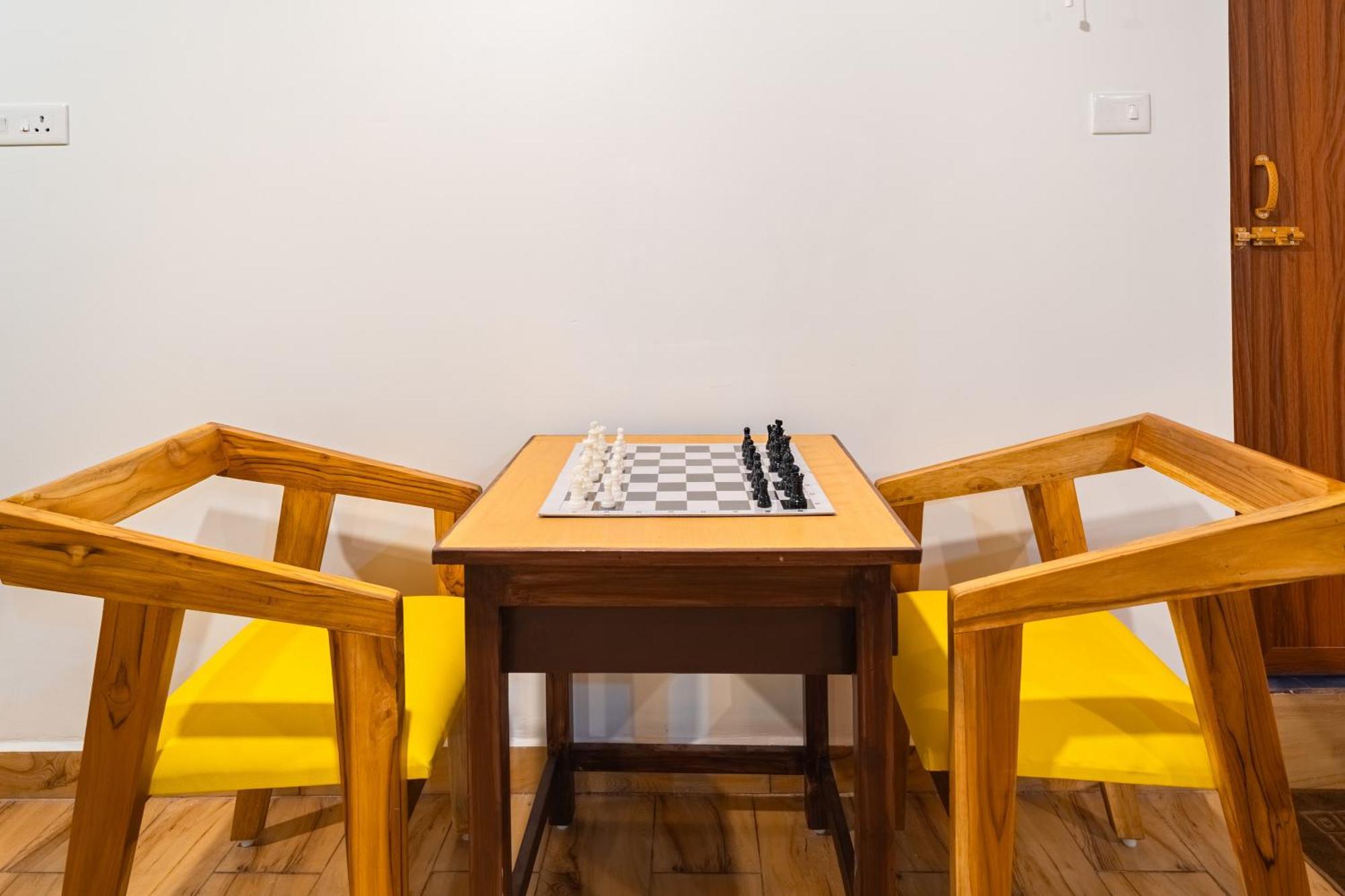 Teak Leaf Gateway Villa With Swimming Pool Indoor Games Kālapettai Exteriör bild