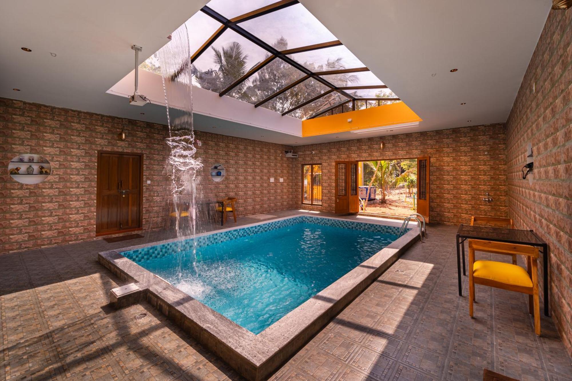 Teak Leaf Gateway Villa With Swimming Pool Indoor Games Kālapettai Exteriör bild