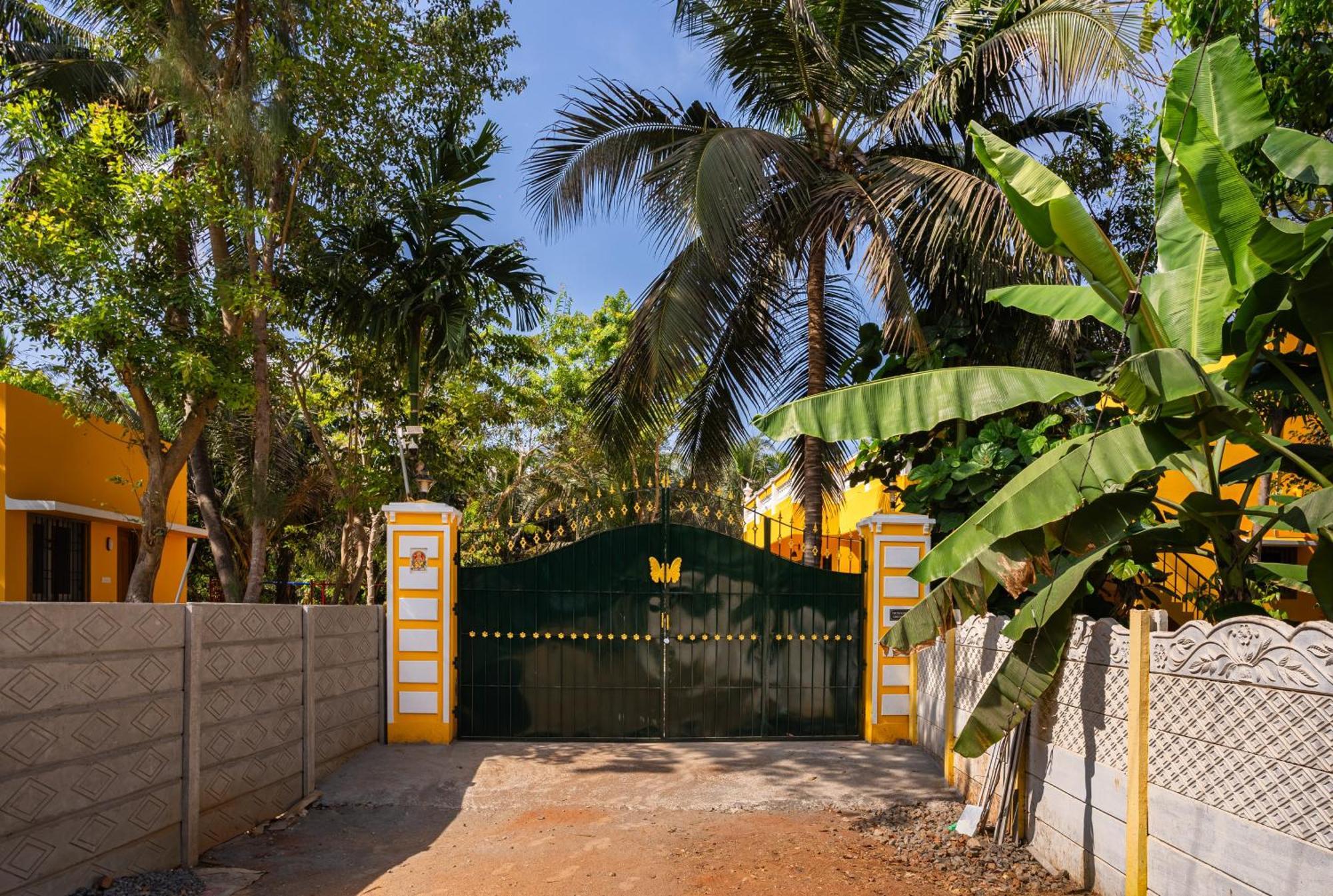 Teak Leaf Gateway Villa With Swimming Pool Indoor Games Kālapettai Exteriör bild