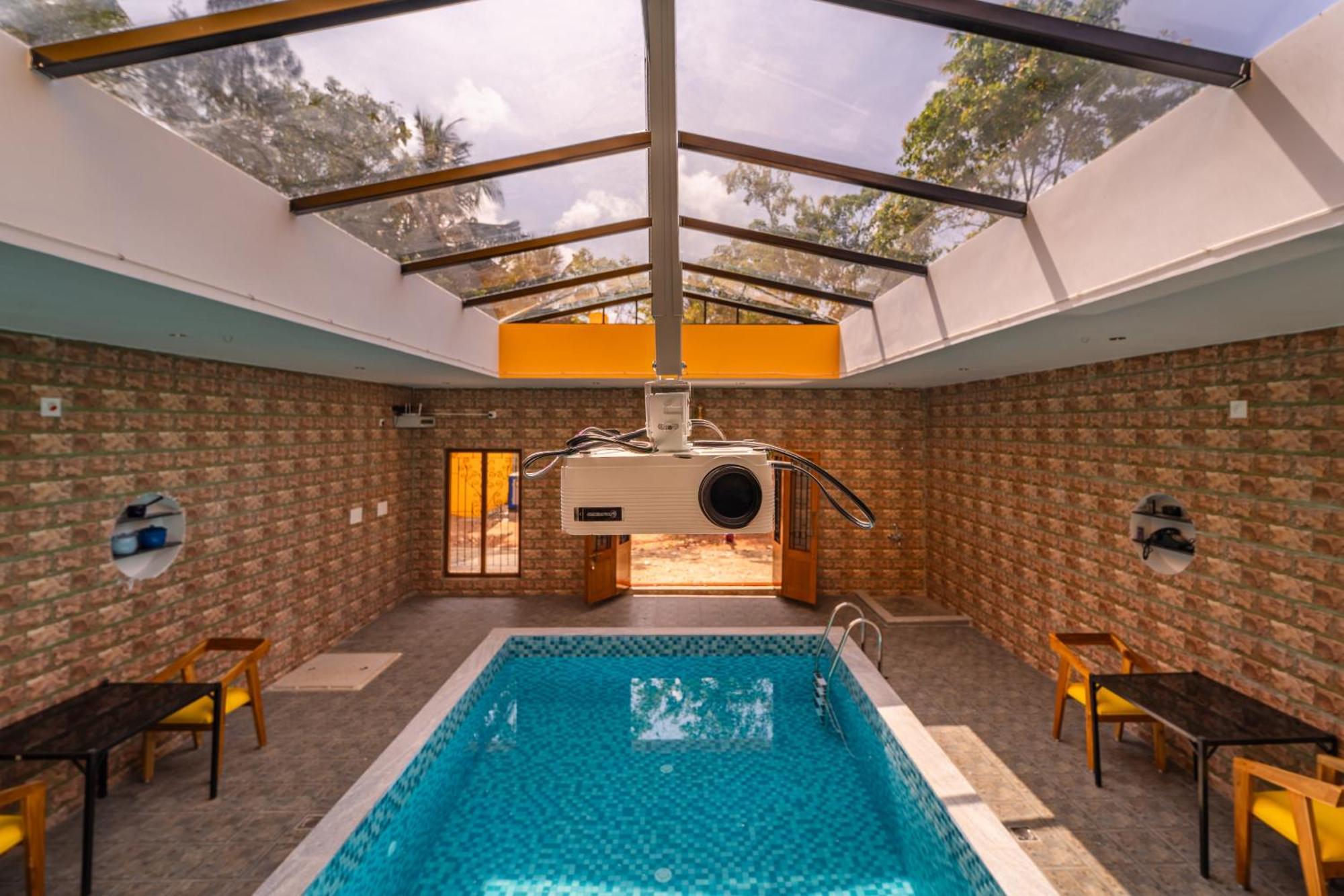 Teak Leaf Gateway Villa With Swimming Pool Indoor Games Kālapettai Exteriör bild