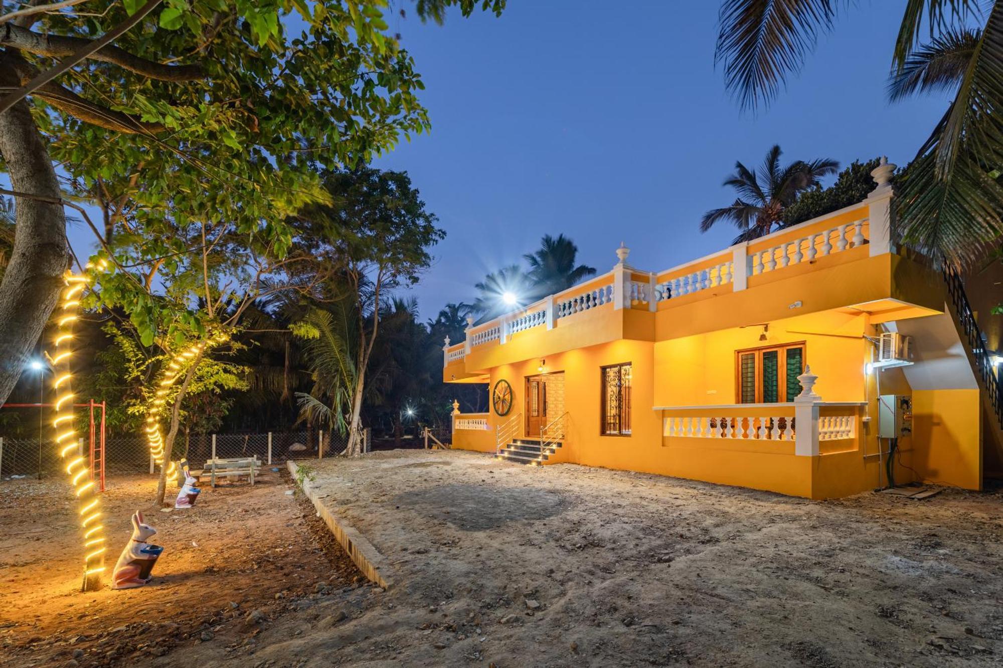 Teak Leaf Gateway Villa With Swimming Pool Indoor Games Kālapettai Exteriör bild