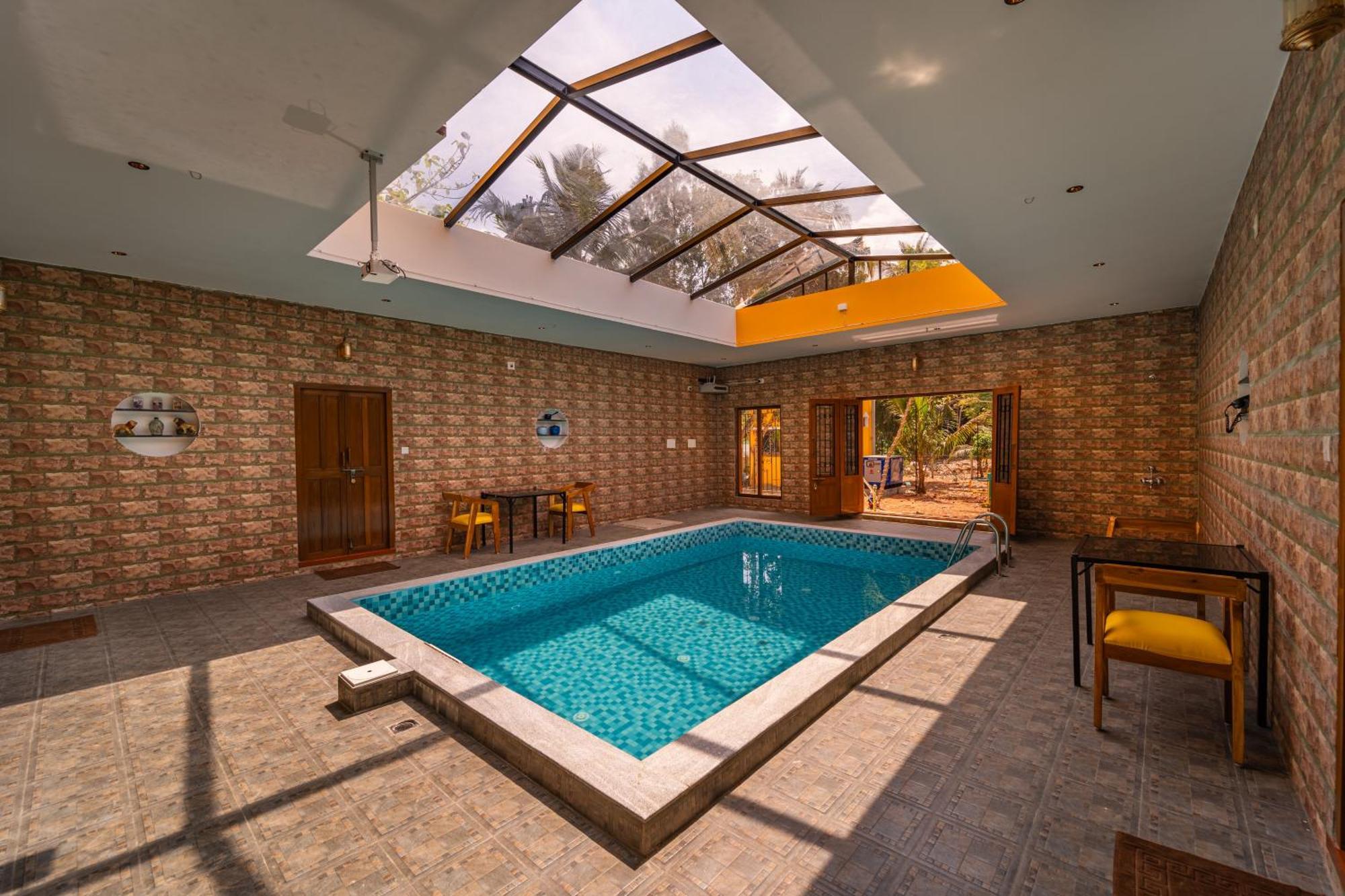 Teak Leaf Gateway Villa With Swimming Pool Indoor Games Kālapettai Exteriör bild