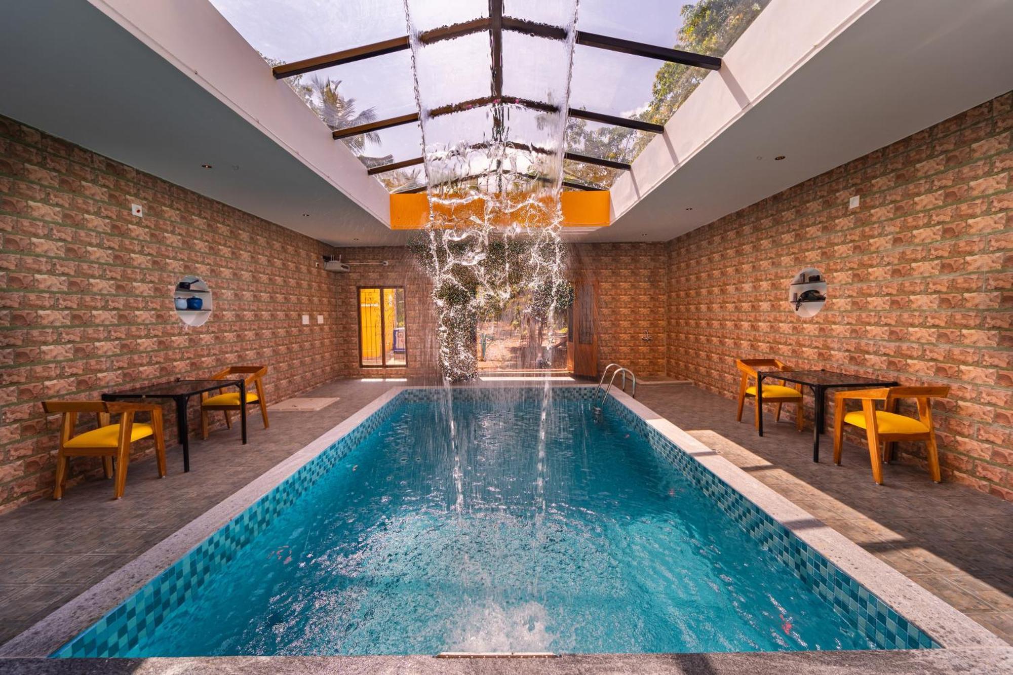 Teak Leaf Gateway Villa With Swimming Pool Indoor Games Kālapettai Exteriör bild