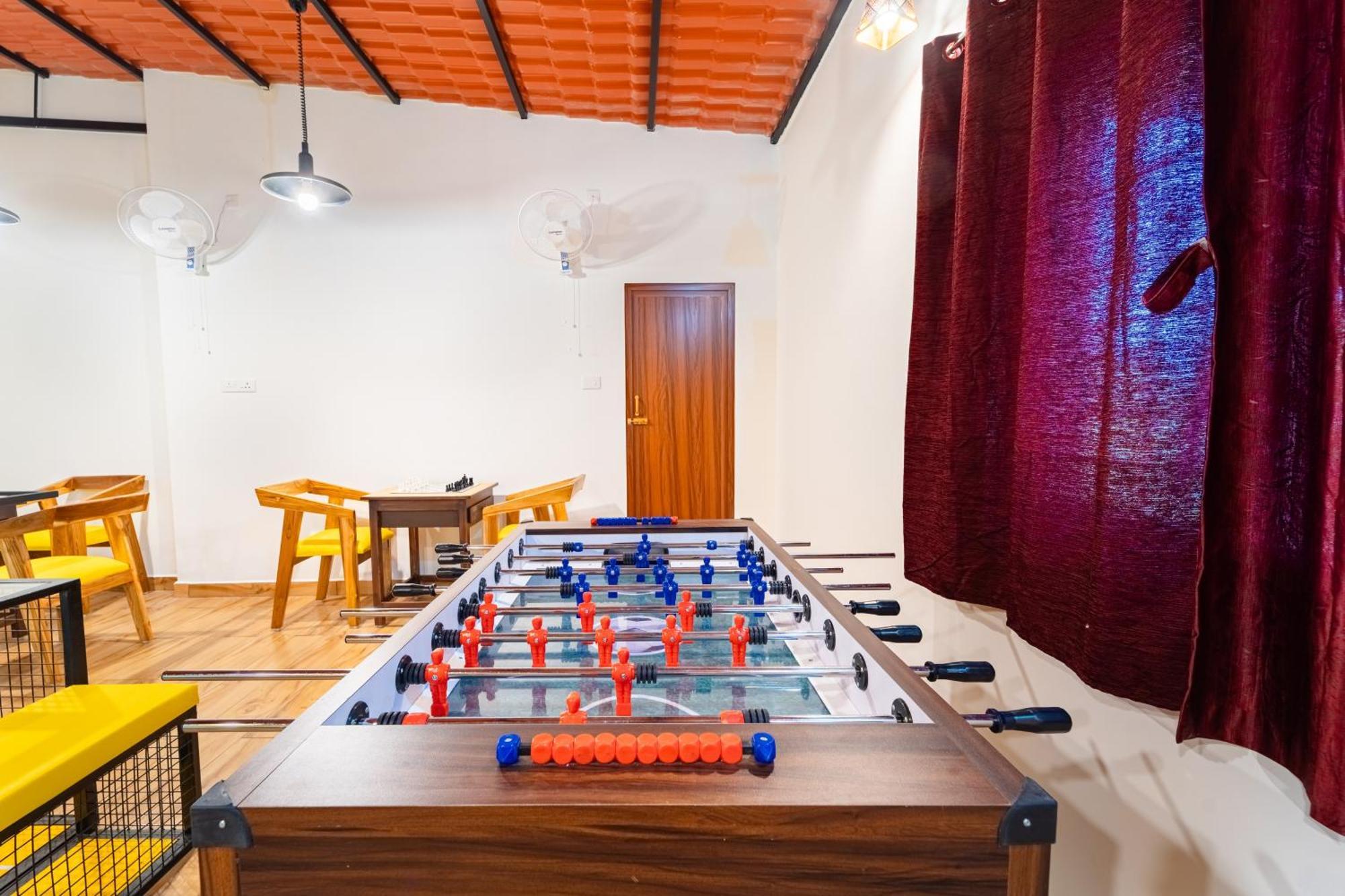 Teak Leaf Gateway Villa With Swimming Pool Indoor Games Kālapettai Exteriör bild